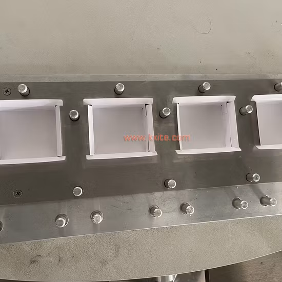 Automatische Schere für Spielzeugautos aus Pappkarton, Taschenlampe, Zahnbürste/Batterie, Zündkerzenhaken/Rasierer, Blister-Thermoform-Versiegelungsverpackungsmaschine